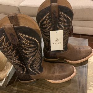 Men’s Ariat boots- size 8.5